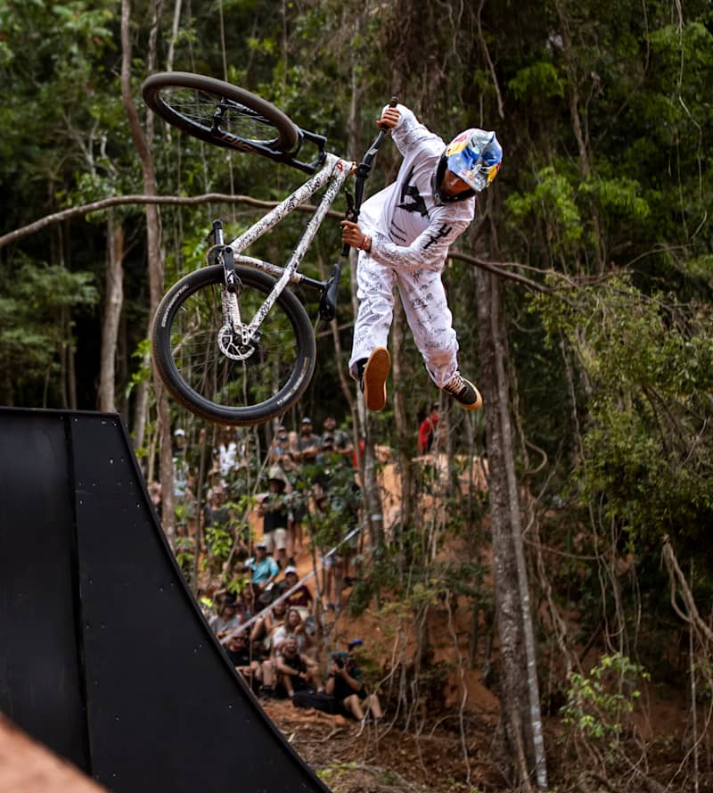 Downhill mountain outlet bike events