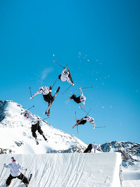 Matej Švancer macht einen Cork 7 Blunt am Stubaier Gletscher