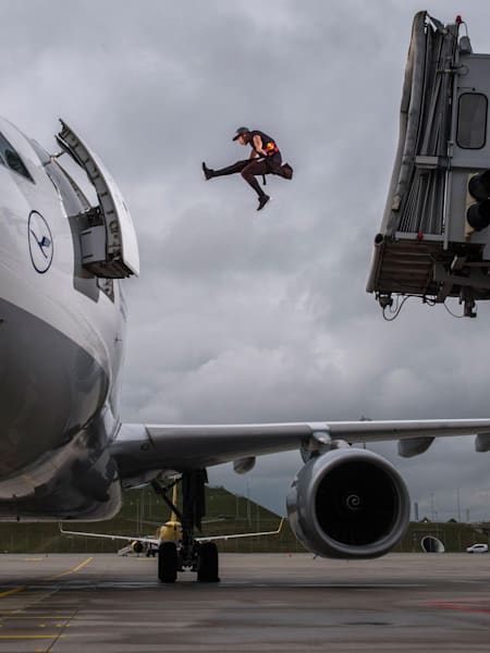 Parkour : Le freerunner Jason Paul saute dans un avion dans la videeo Last Call for Mr. Paul.