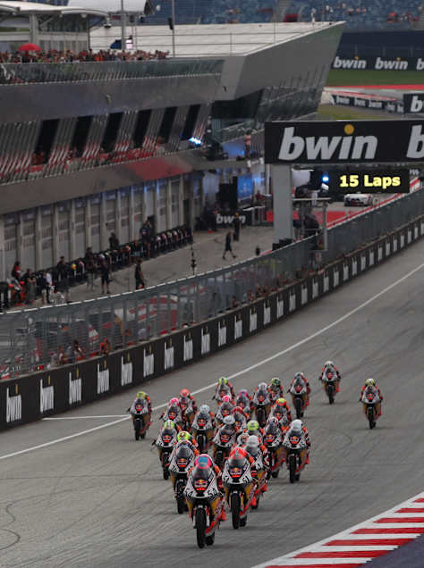 Inicio de la primera carrera en el Red Bull Ring 2025 - Rookies Cup