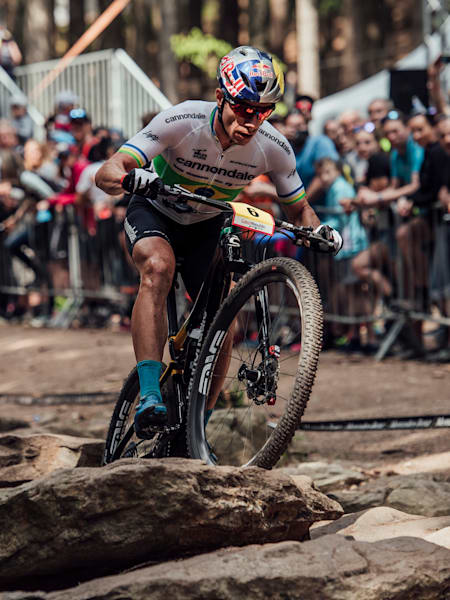 Henrique Avancini durante el UCI XCO World Cup en Nove Mesto na Morave, República Checa el 26 de mayo, 2019.