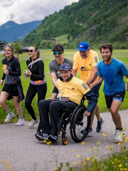 Heinz und Hannes Kinigadner beim Wings for Life World Run App Run in Uderns