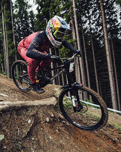 Loïc Bruni performs at the UCI DH World Cup in Leogang, Austria on June 12, 2021.