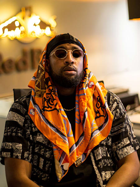 Interview avec le rappeur EDGE De passage au Red Bull Studio pour la préparation de son prochain EP OFF.