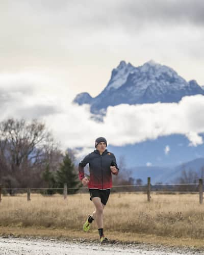 Triathlete Braden Currie running in his home country of New Zealand.