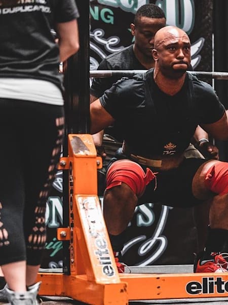 Julian McKerrow at the 2019 World Championships squatting 287.5kg
