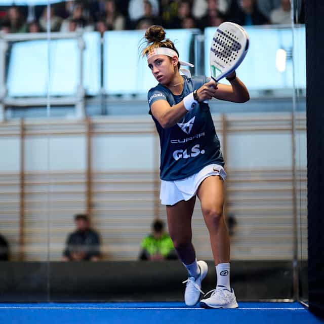 Beatriz González in action at the Gijón Premier Padel P2, Palacio de Deportes de la Guía, on February 27, 2025, bringing high-energy Red Bull spirit to the court