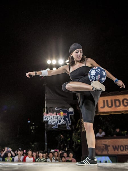 Alicia Fougeray vs. Kitti Szasz