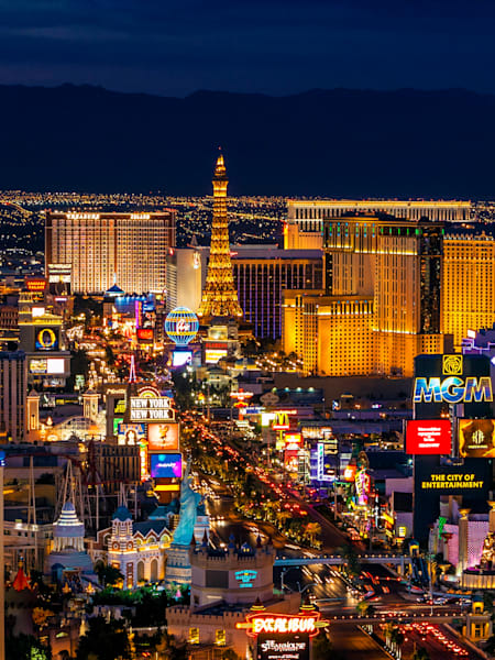 Whether you’re an F1 high roller or a late-night partier, Vegas has it all.