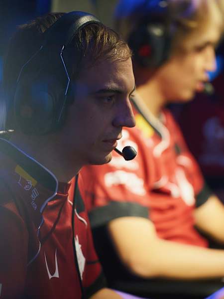 Caps de G2 joue lors d'un match du Red Bull League of Its Own 2025 à Munich.