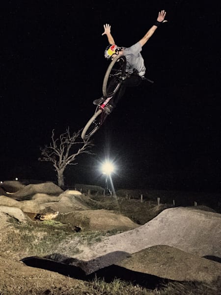 Matt Jones - no hander