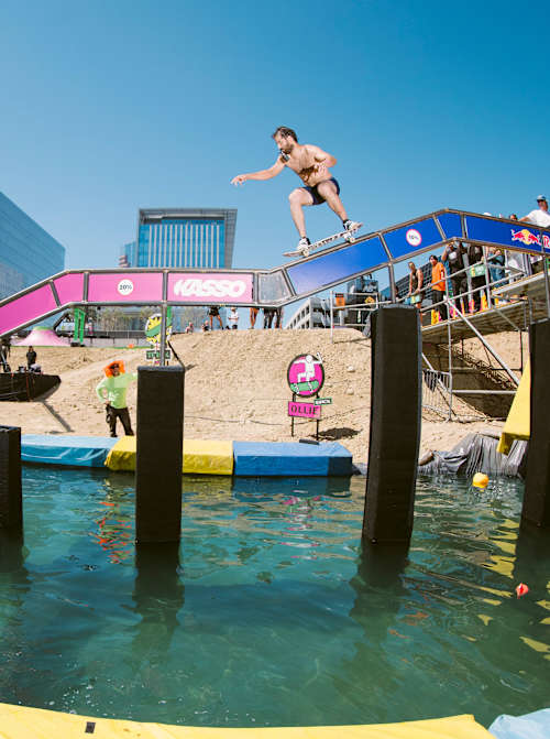 Pedro Delfino robi 50-50 podczas Kasso Fest na Long Beach.