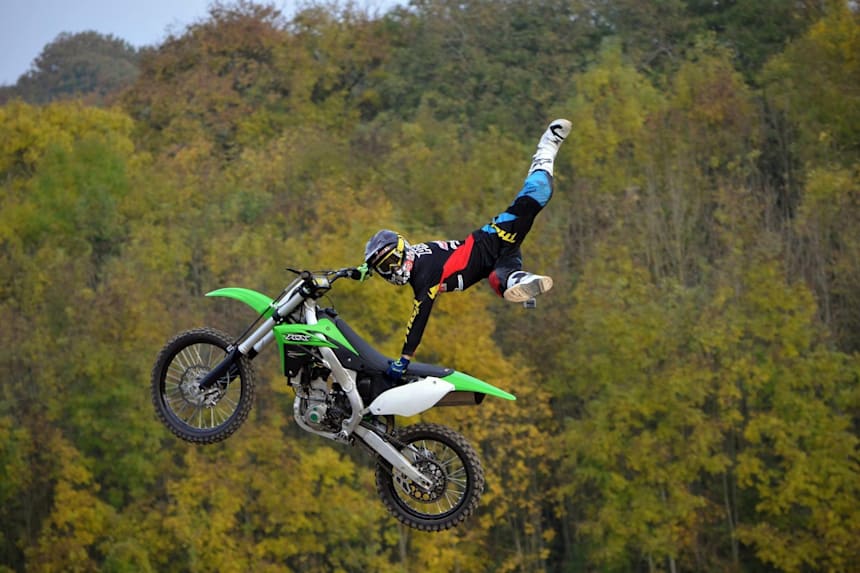 Fmx トリック大辞典 フリースタイルモトクロス レッドブル