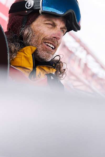 And yes, Steve Klassen started all the way from the top of the Bec des Rosses (no other competitor did) and aired a huge cliff he had tried previously, but crashed on. Chapeau!