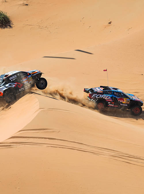 Mattias Ekstrom et Emil Bergkvist sur leur Ford Raptor de l'équipe Ford M-Sport lors de l'étape 12 du Dakar 2025 le 17 janvier 2025 autour de Subaytah, en Arabie saoudite.