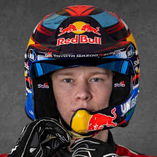El finlandés Kalle Rovanpera posa para un retrato durante la primera parada del Campeonato del Mundo de Rallyes en Montecarlo, Mónaco, el 15 de enero de 2023.