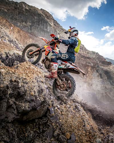 Enduro riding clearance