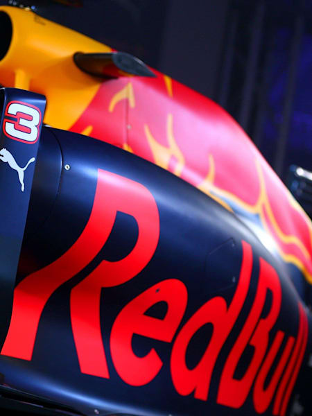 A marca na lateral ficou estilizada