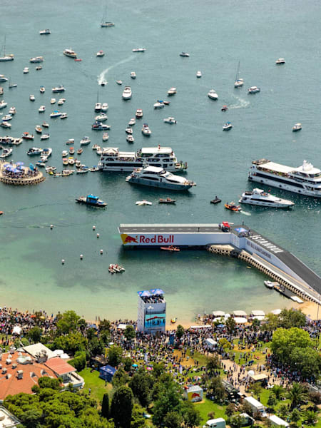 200 bin kişi 4. Red Bull Uçuş Günü'nü yerinde izledi