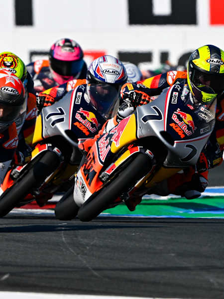 Assen Race 2 final corner - Fernandez snatches victory