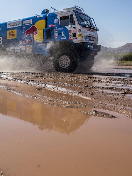 Eduard Nikolaev (RUS) del Team KAMAZ-Master pilota durante la etapa 12 del Rally Dakar 2018 desde Chilecito a San Juan, Argentina, 18 de enero de 2018.