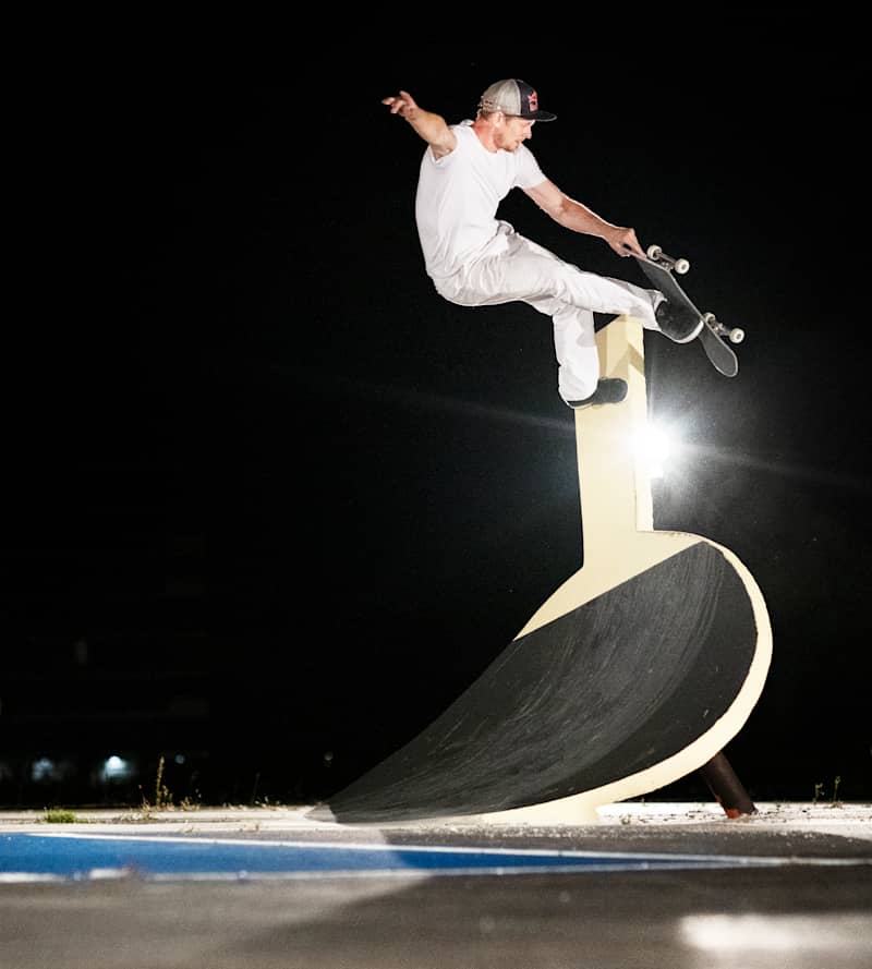 Vladik Scholz & Philipp Riedl  skateboarding ping-pong