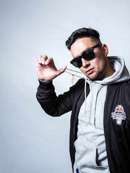 Nazo, el host de colombia