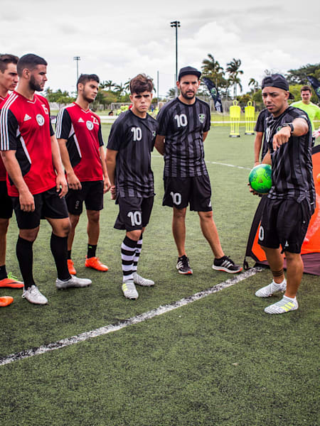 Jayzinho Instructs La Oficina de Kendall