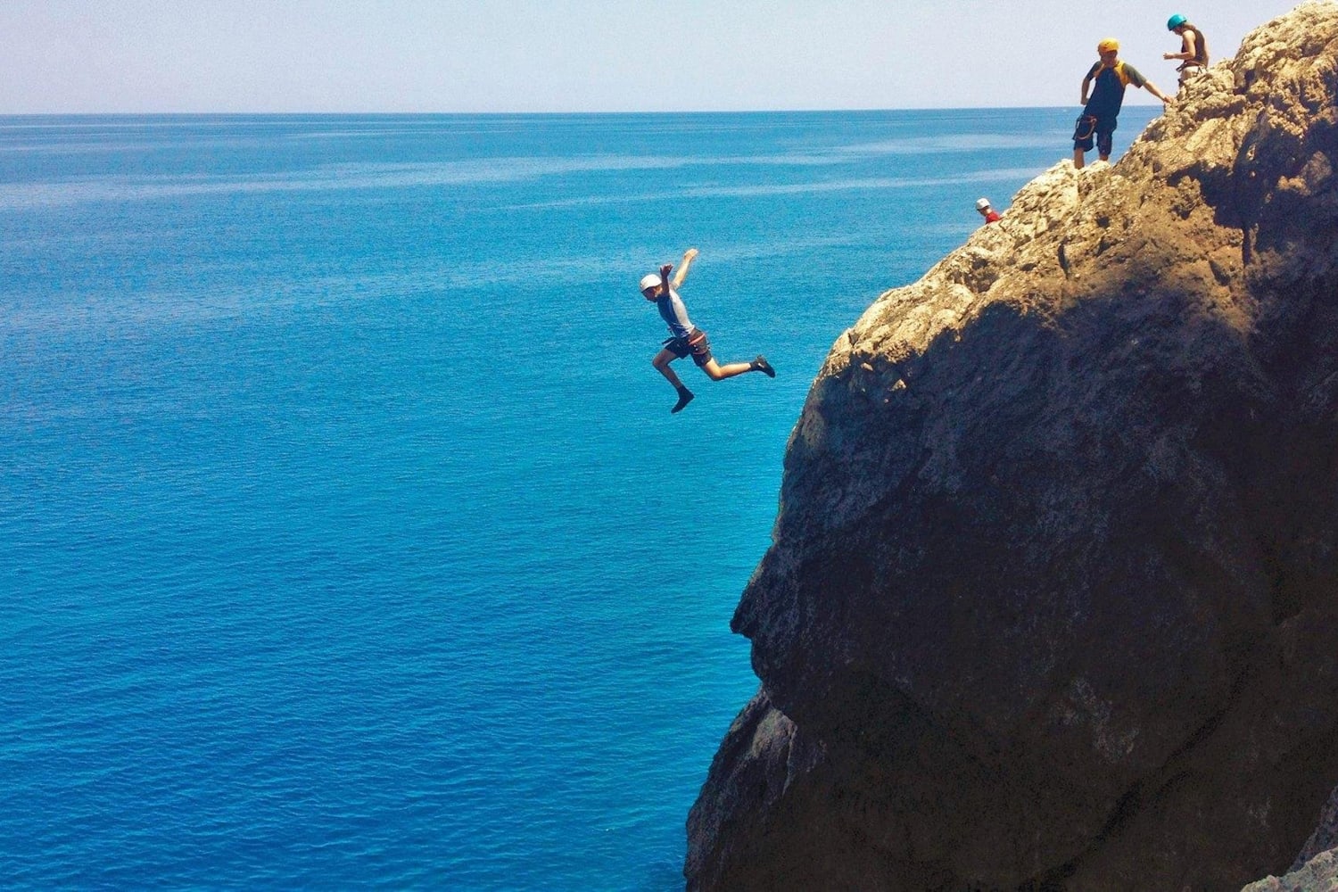 Cliff com. Клифф джампинг. Coasteering. Cliff Diving. Coasteering что это за вид спорта.