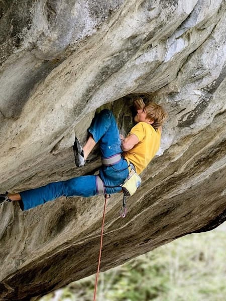 Alexander Megos in action during his trip to Switzerland in 2017.