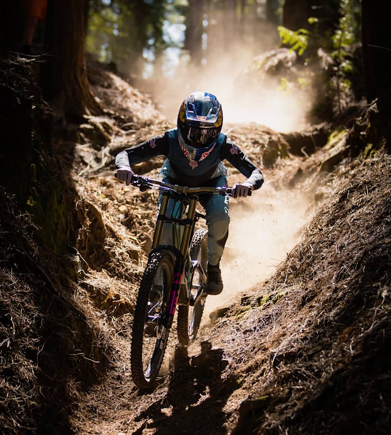 Tahn e Seagrave best MTB moments videos interviews