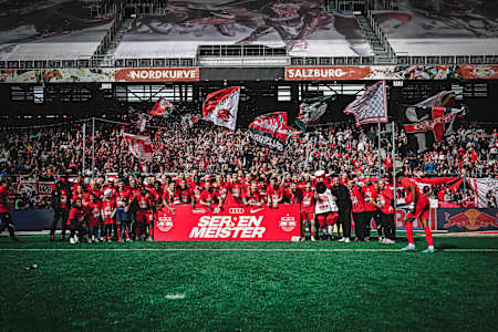 An image of Red Bull Salzburg celebrating the 2021/22 Austrian Bundesliga championship. 