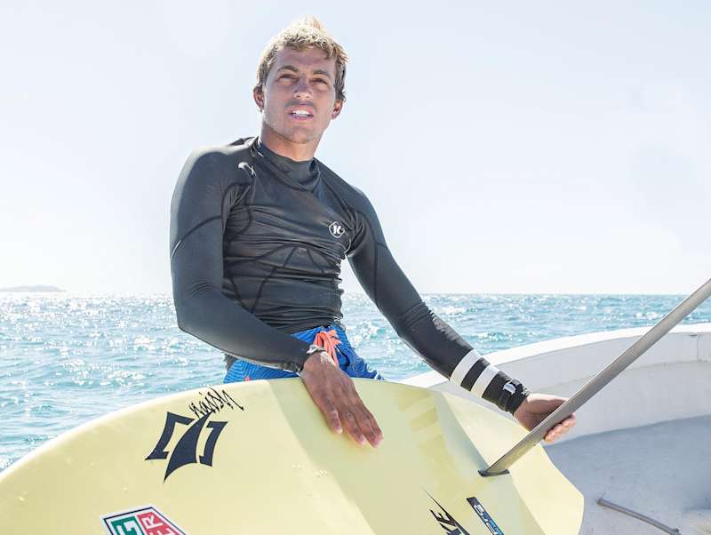 Kai Lenny foils on a stand up paddle +video+ | Red Bull