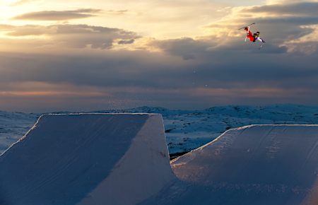 Jon Olsson se produit à Stendalen, Åre, en Suède, le 11 avril 2009.