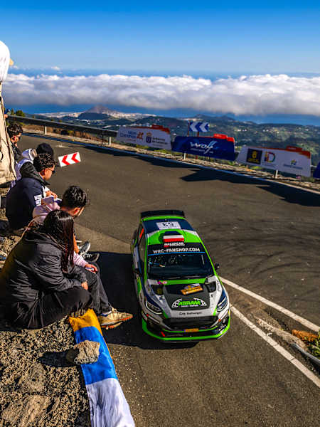 Tymek Abramowski stormed to a late overnight lead in WRC3