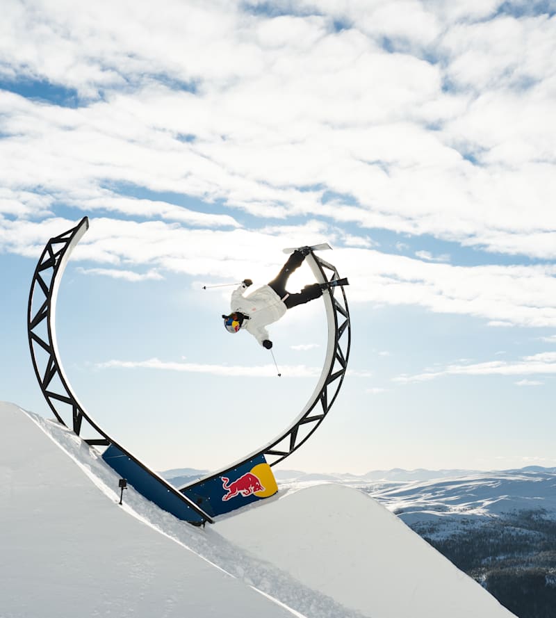 ジェスパー・ジェイダーが世界初のオープンループレールに成功