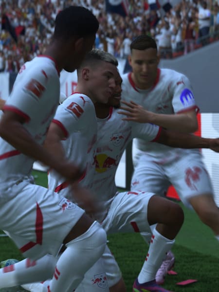 RB Leipzig-Spieler bejubeln in FC 25 ein Tor.