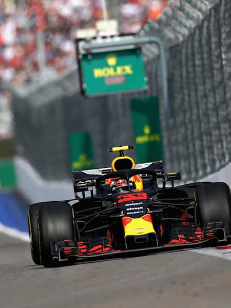 F1: Russian Grand Prix 2018 Free Practice 2 report-hamilton-leads