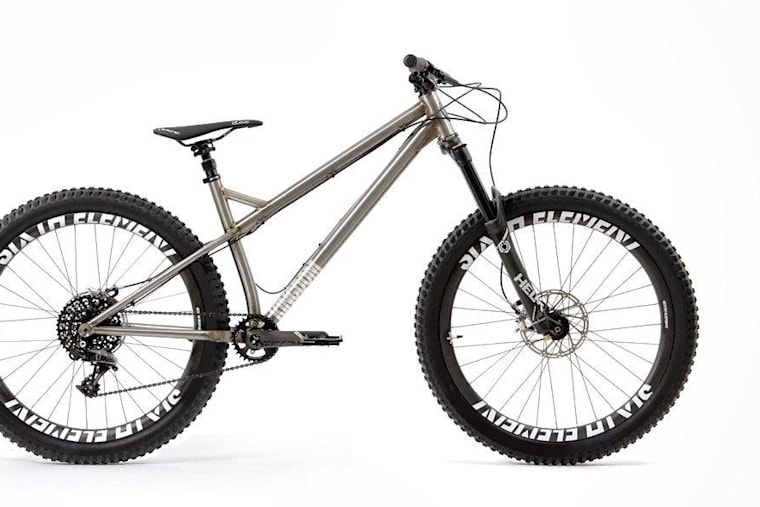 bicicleta hardtail