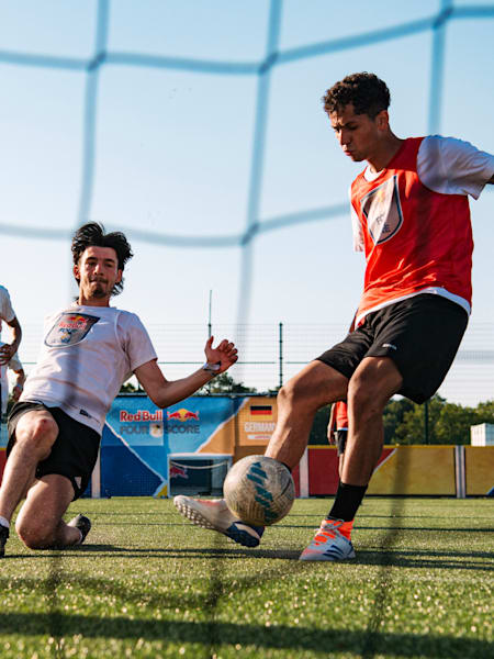 Red Bull Four 2 Score