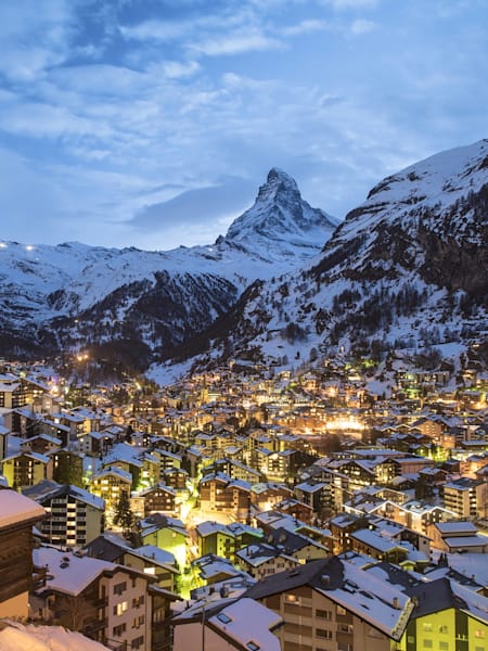 Zermatt, en Suisse fait partie des meilleures stations de ski de luxe des Alpes.