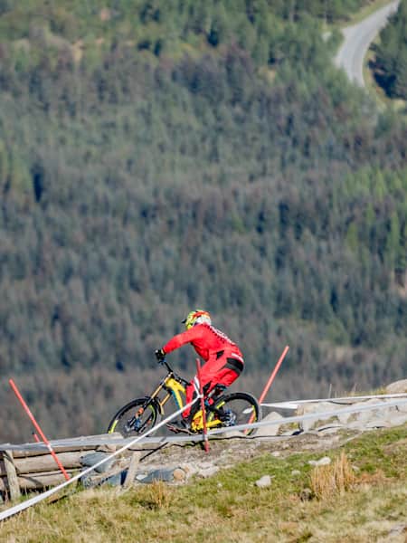 Gravity downhill discount