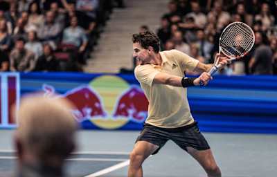 Домінік Тім грає проти Томмі Пола на турнірі Erste Bank Open у Відні, Австрія, 25 жовтня 2022 року.