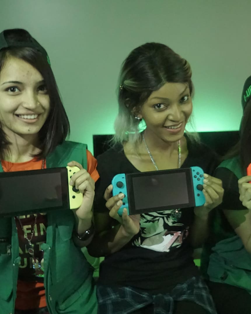 Red Bull Get To Know These Gamer Girls In Qatar