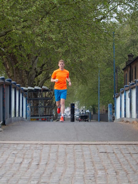James Williams sammelt pro Woche 200 Lauf-Kilometer!