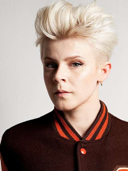 Robyn Röportajı Canlı Yayınla Red Bull Music'te