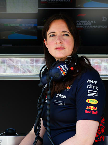 Hannah Schmitz, hlavná strategička tímu Red Bull Racing počas tréningu pred Veľkou cenoz Maďarska na Hungaroringu, 29. júla 2022 v Budapešti, Maďarsko.