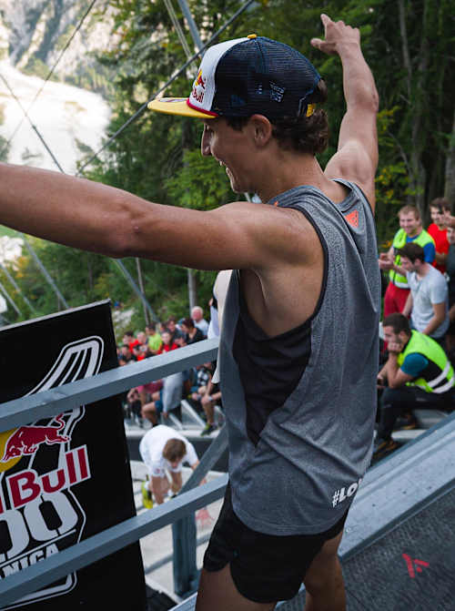 Na snímku je Luka Kovačič ze Slovinska na Red Bull 400 na skokanském můstku v Planici v Ratece ve Slovinsku.