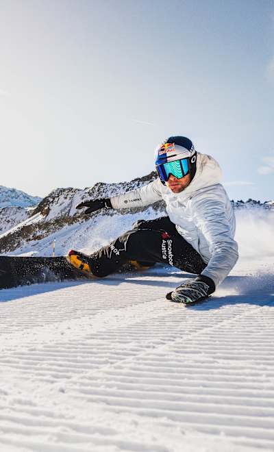 Benjamin Karl seen on a free ride backside turn in SÖLDEN, AUT on NOVEMBER 6th, 2025. 