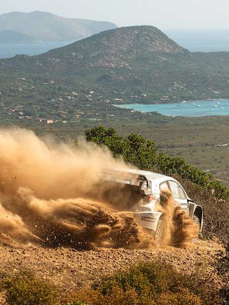 Sebastien Ogier in azione nel Rally Italia Sardegna 2025